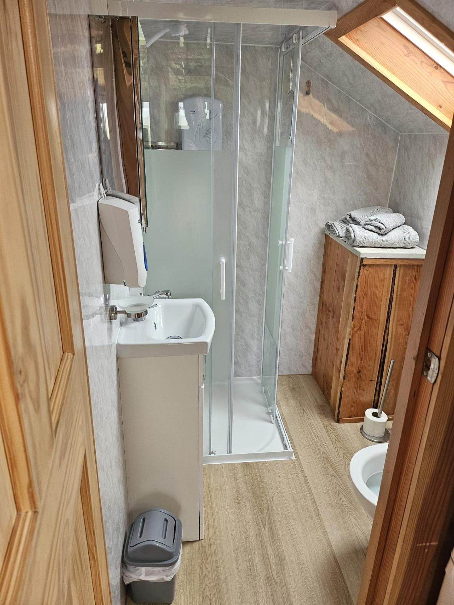 North Uist Lodges Tigharry Стая снимка