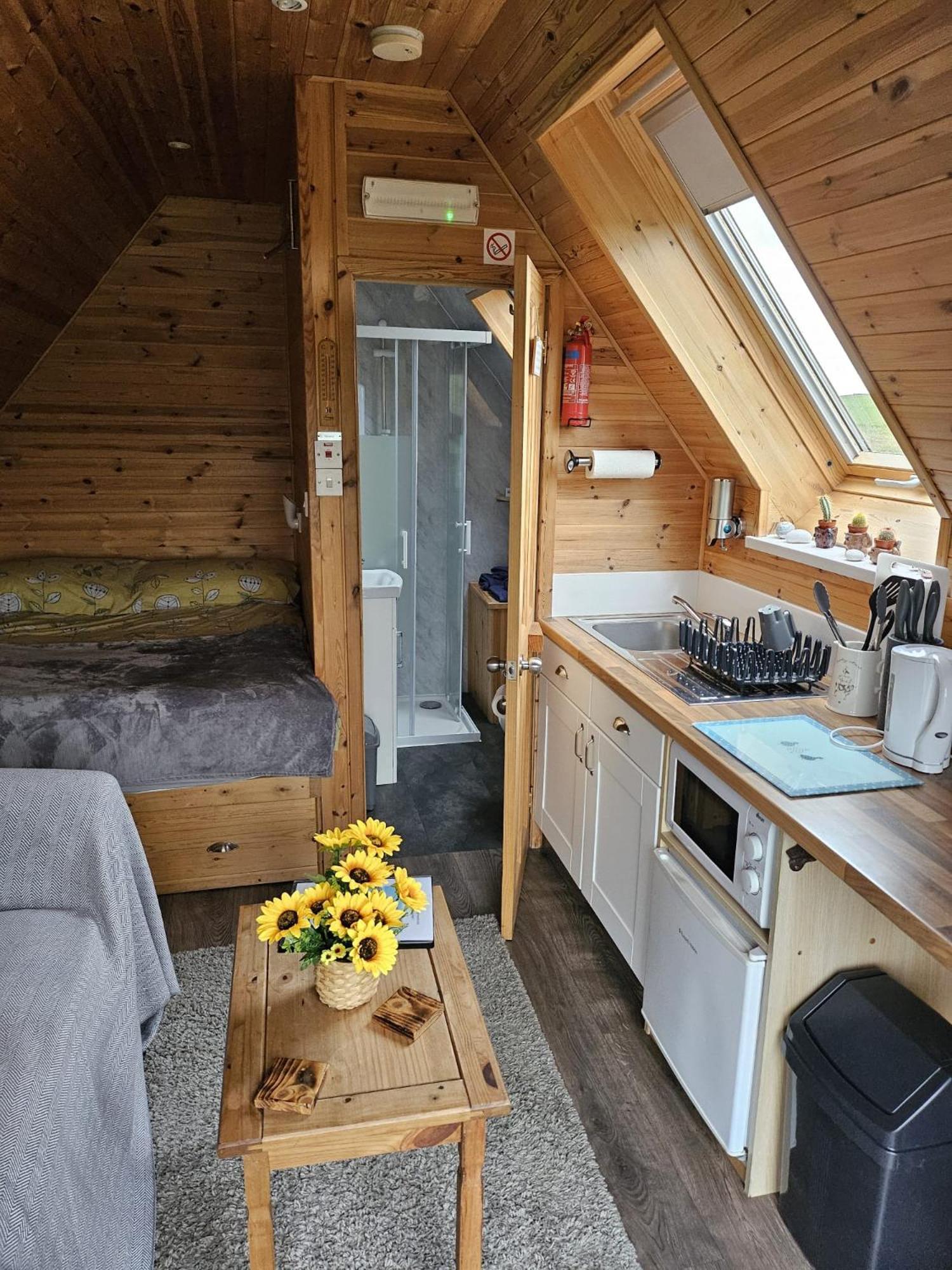 North Uist Lodges Tigharry Стая снимка